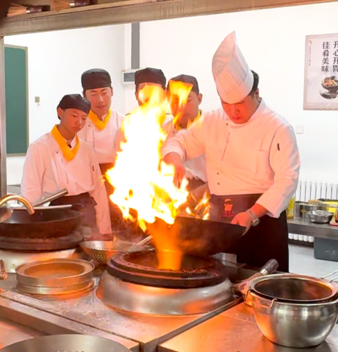 一技在手 一生无忧丨我校2025年职业教育活动周圆满举行(图13)