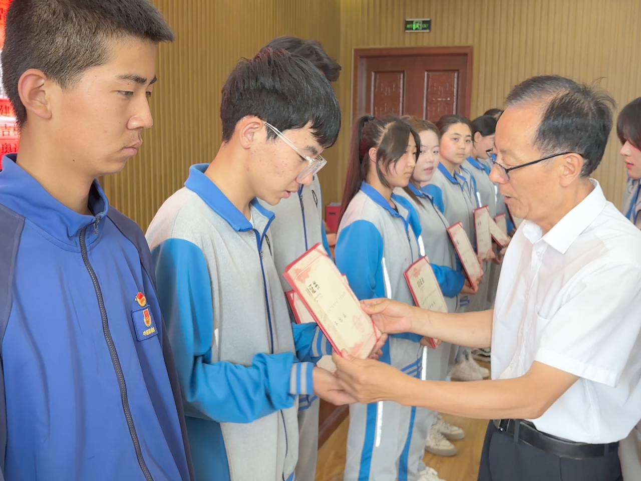 青春向党，榜样领航 | 我校举行“五四”表彰仪式(图3)