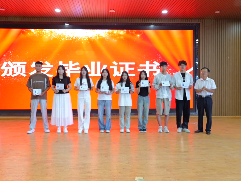 筑梦宁商，扬帆起航 | 宁夏商贸职业学校 2025届毕业典礼隆重举行(图5)