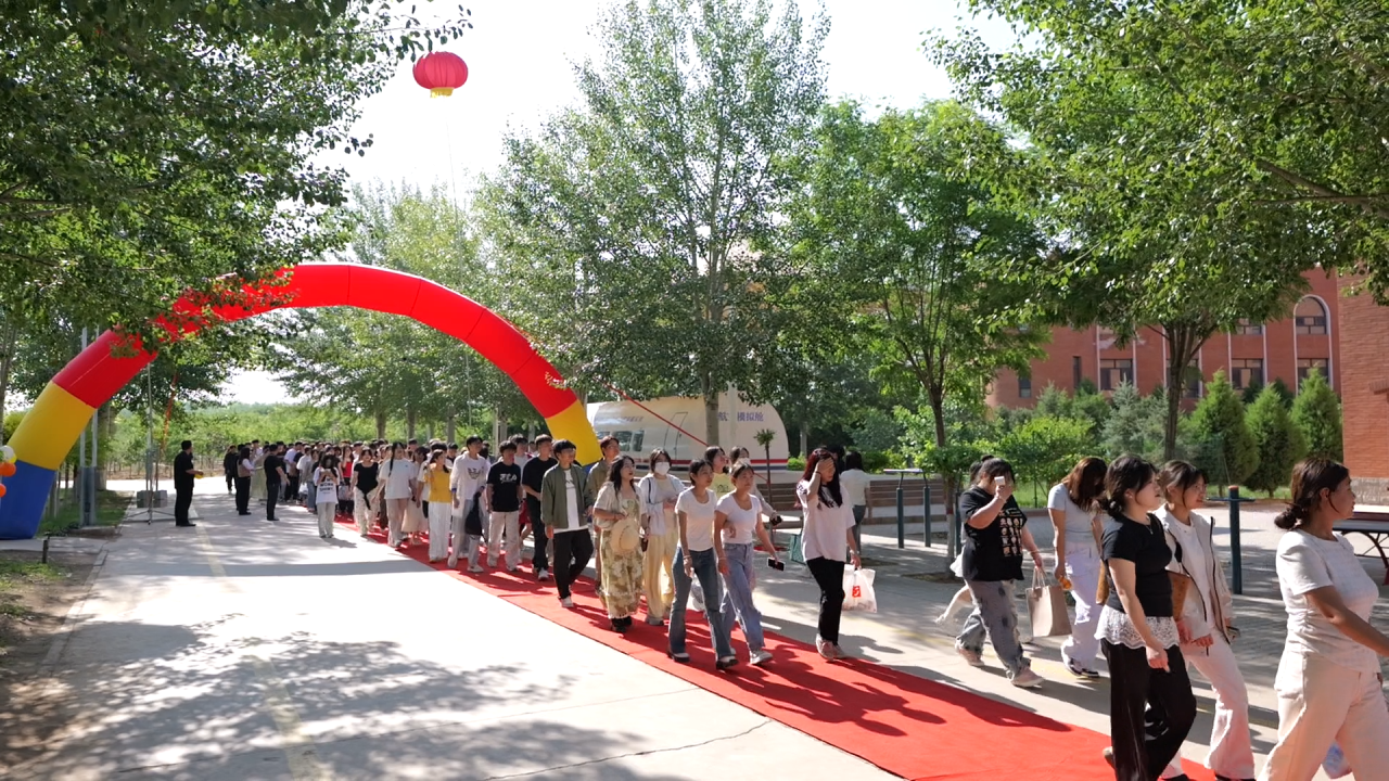 筑梦宁商，扬帆起航 | 宁夏商贸职业学校 2025届毕业典礼隆重举行(图14)