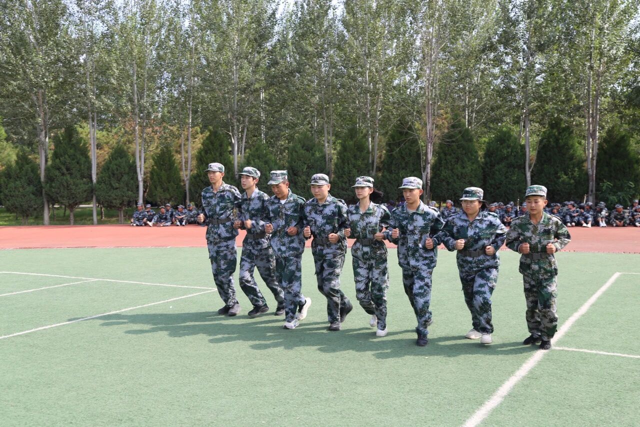 身着迷彩绿 军训正当时(图5)