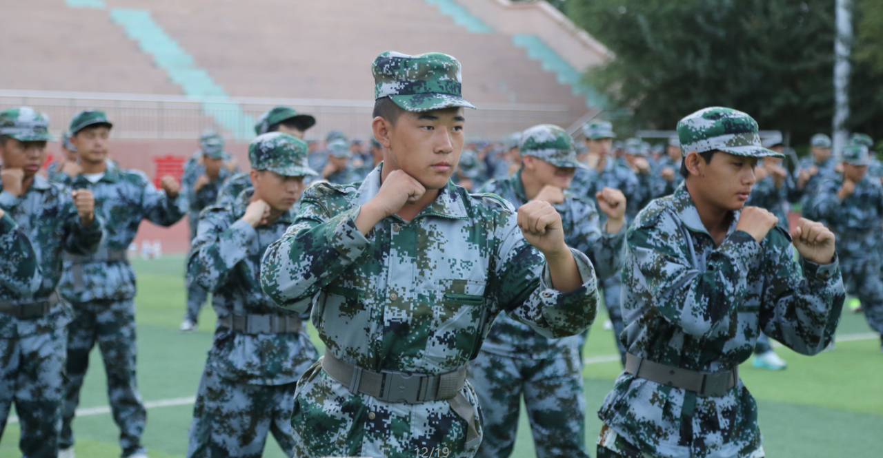 身着迷彩绿 军训正当时(图7)