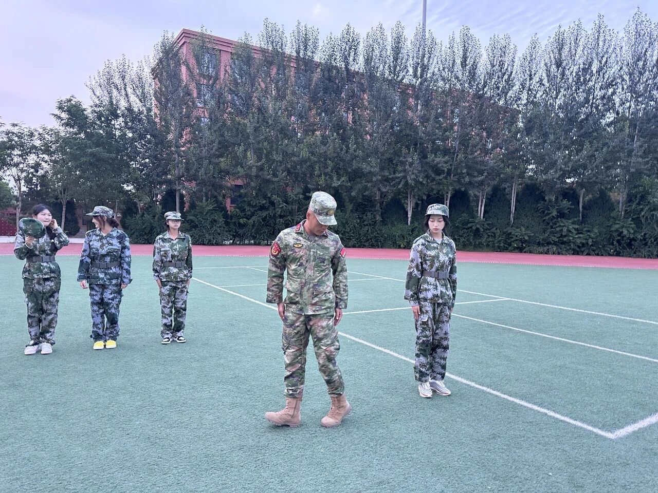 身着迷彩绿 军训正当时(图15)