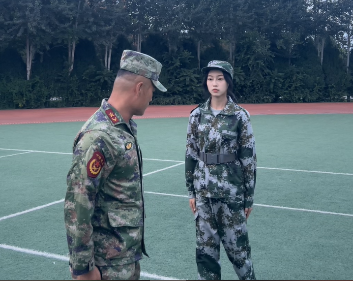 身着迷彩绿 军训正当时(图18)